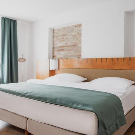 Hotel Cristallo Ландсхут Экстерьер фото