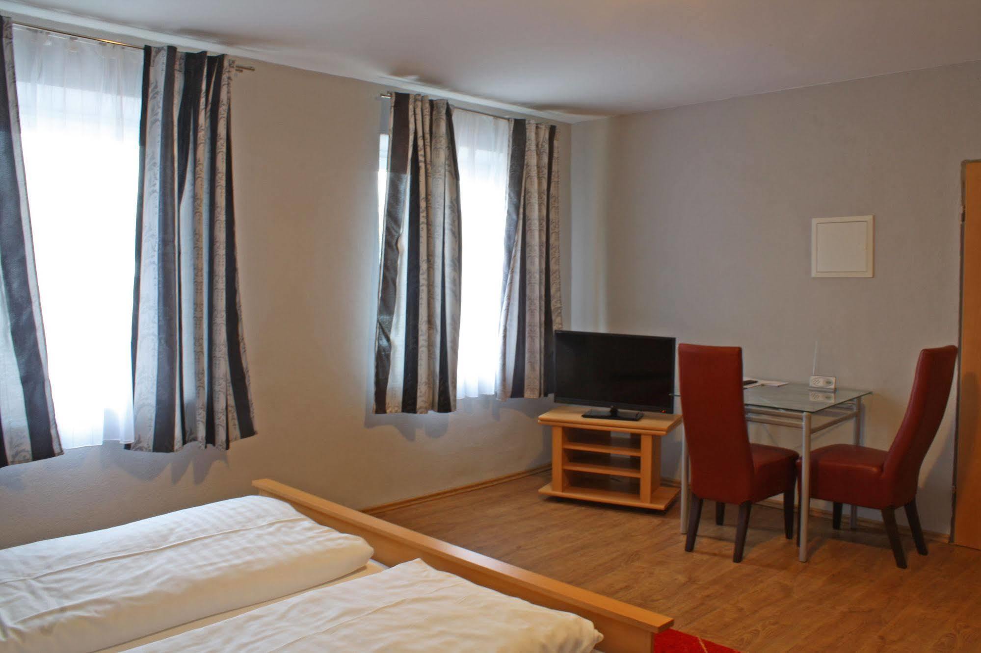 Hotel Cristallo Ландсхут Экстерьер фото